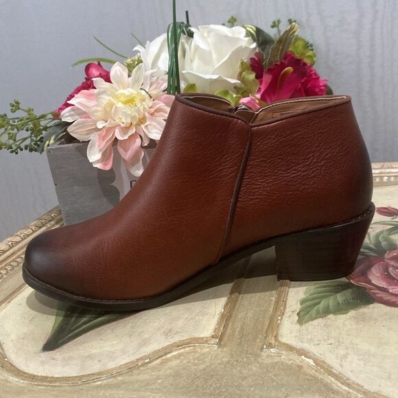 Vionic Jolene Leather Booties Side Zip Burnished Toe Brown Sz 6 Wide - Picture 6 of 15